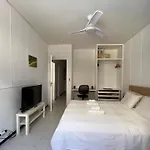 Spacious 4 Bedrooms For Family Or Several Friends דירה